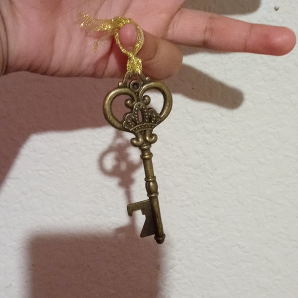 Key - Picture 3 of 3